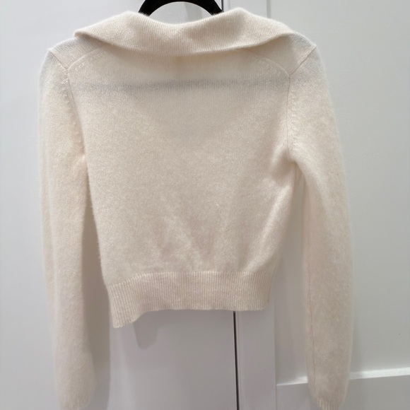 Aritzia Babaton Cream cashmere V-Neck Sweater 2xs - Picture 3 of 4